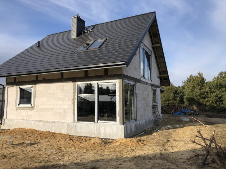 Read more about the article ALUPLAST IDEAL 8000 ANTRACYT STRUKTURA I ROLETY ZEWNĘTRZNE ALUPROF