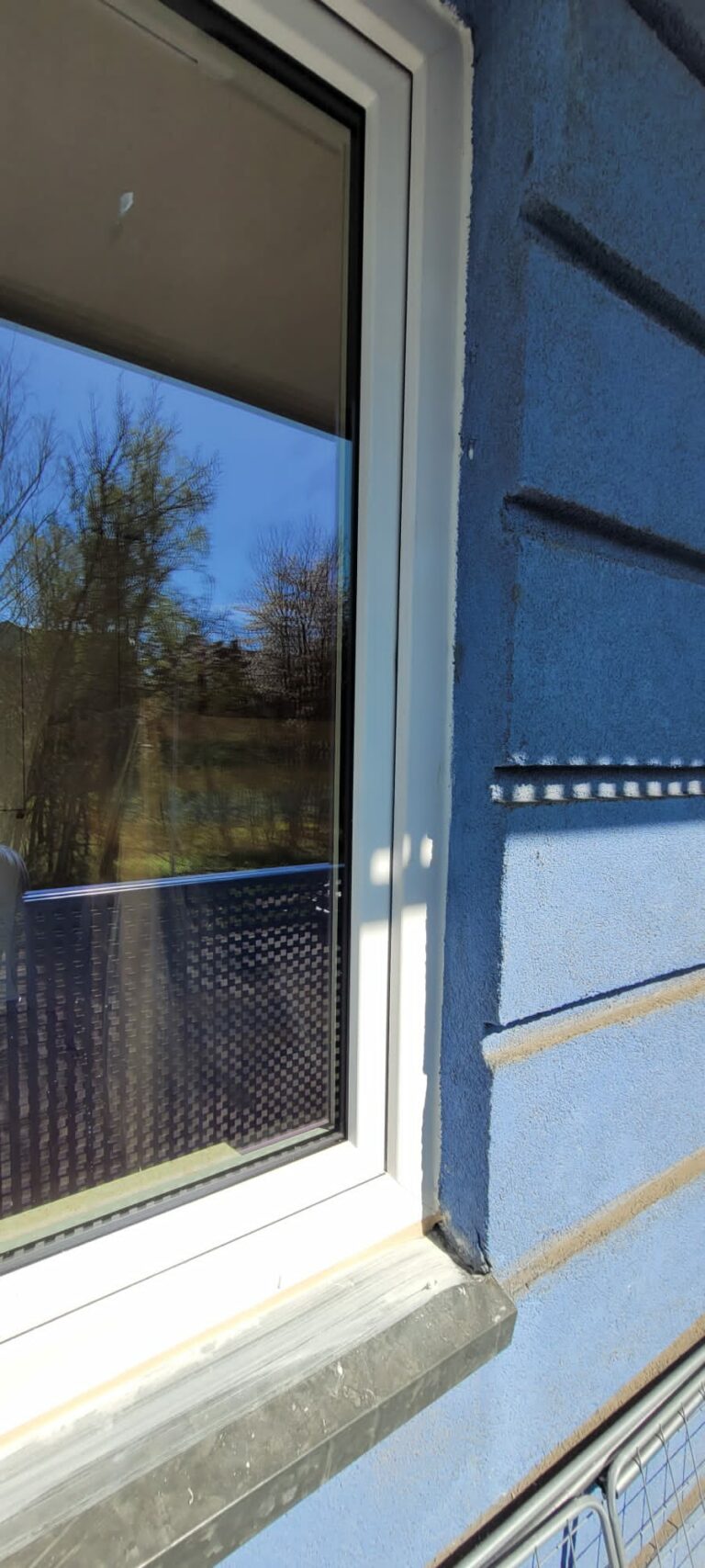 okna PCV z roletą zewnętrzną