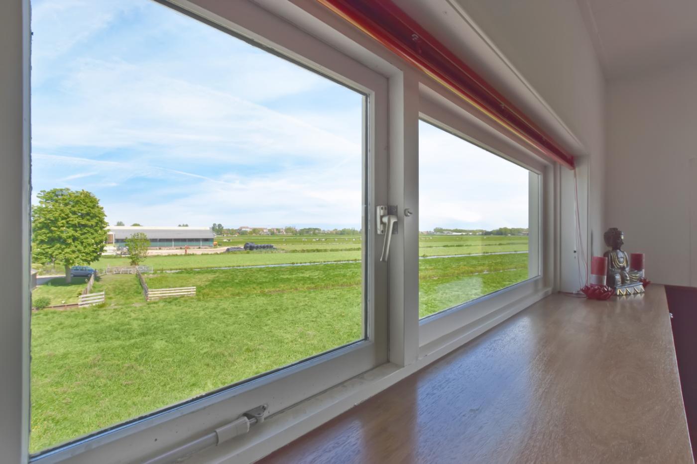 Korekta montażu, częste zamykanie okien, dopasowanie do wymiarów okna